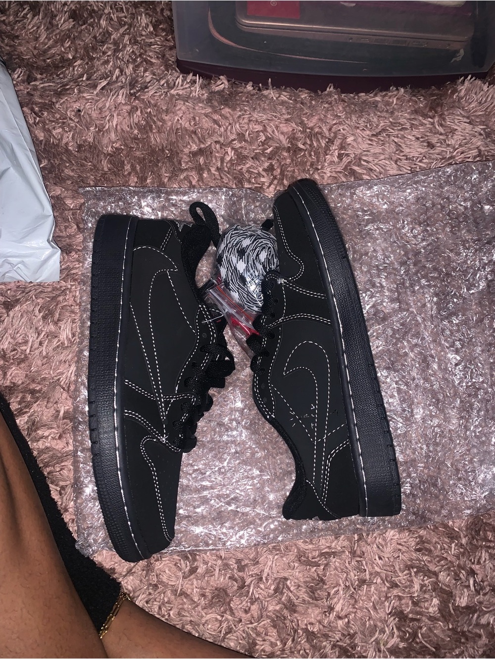 Travis Scott’s Black Men Sneakers